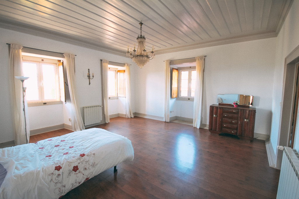 35 Master Bedroom with 3 windows Silver Coast Construction